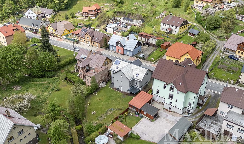 Prodej domu 300 m² s pozemkem 682 m², Desná – náhled fotky 27