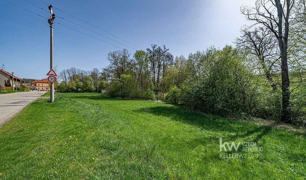 Prodej stavebního pozemku 781 m², Petroupim – náhled fotky 3
