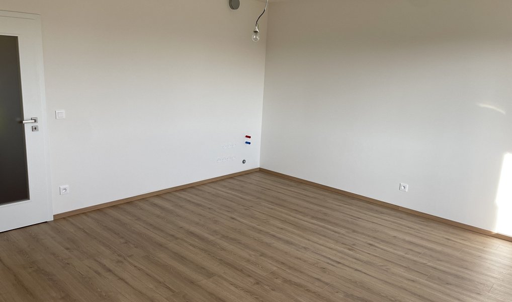 Prodej bytu 1+kk 33 m², Praha – náhled fotky 2