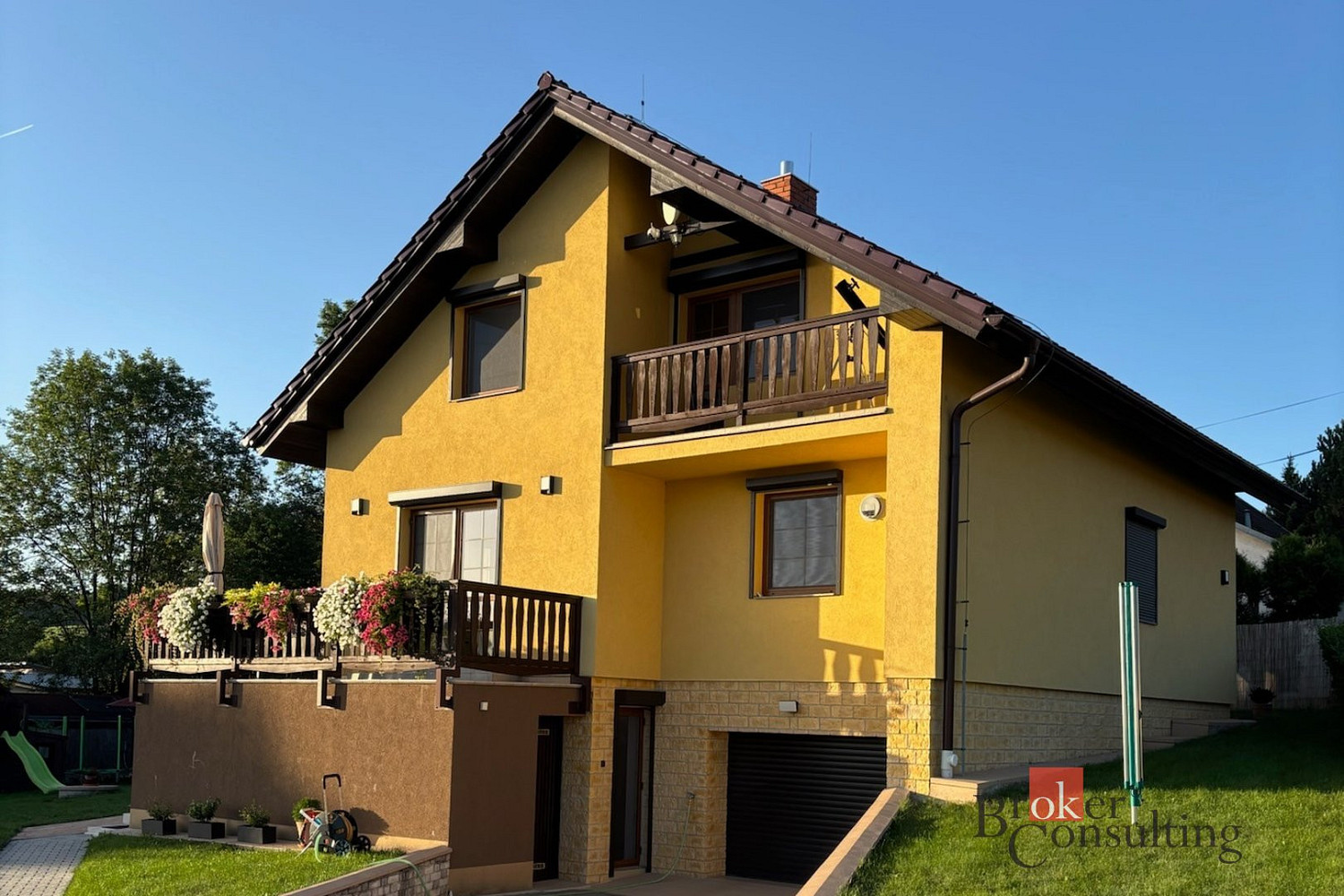 Prodej domu 239 m² s pozemkem 1 179 m²