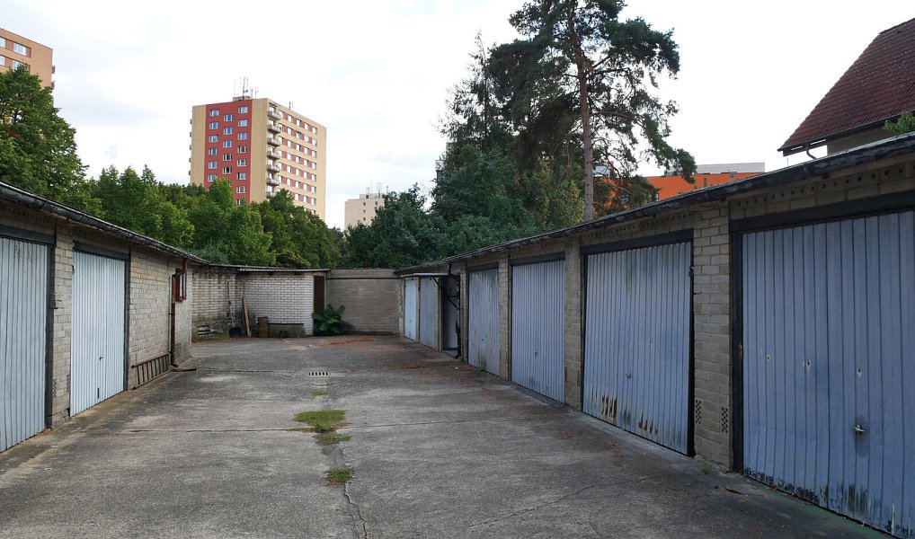 Zděná garáž 20 m2 v uzamykatelném objektu samostatných garáží na lukrativním místě Prahy Braníku, Praha – náhled fotky 6