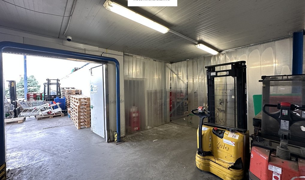 Pronájem skladovacích prostor 250 m², Nupaky – náhled fotky 4
