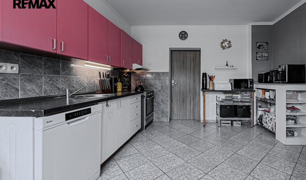 Prodej domu 252 m² s pozemkem 863 m², Krupka – náhled fotky 11