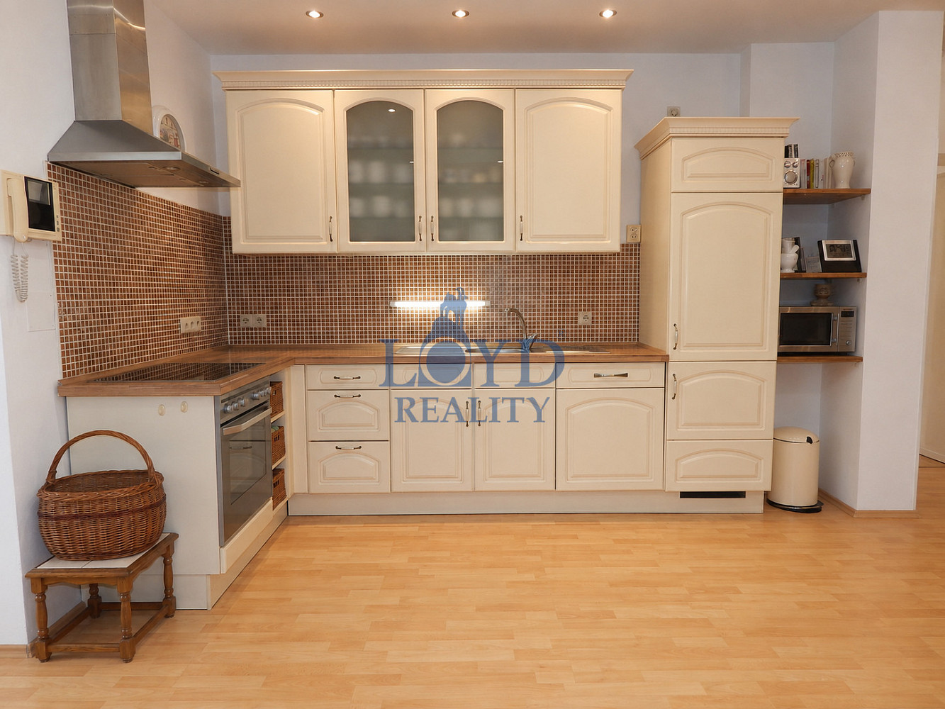 Prodej domu 210 m² s pozemkem 779 m² – fotografie 4