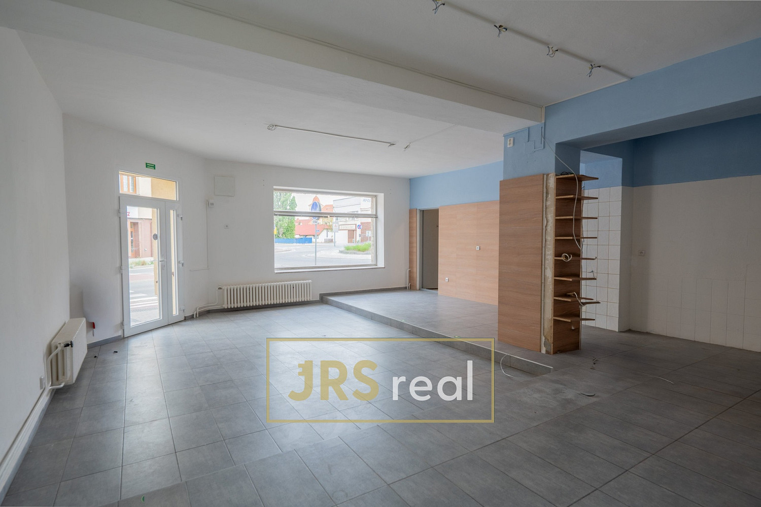 Pronájem obchodních prostor 143 m² — photo 2