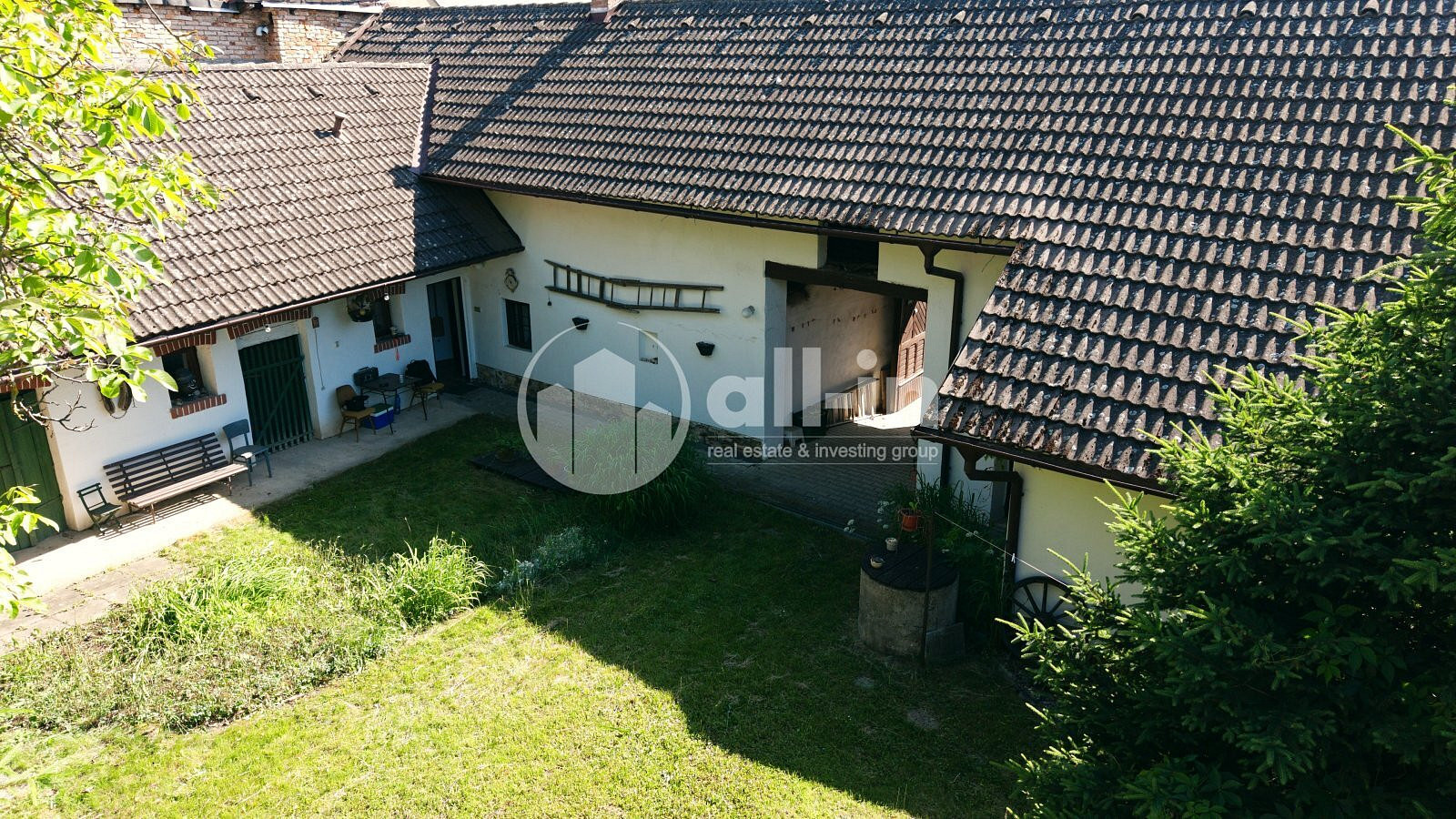 Prodej domu 217 m² s pozemkem 1 239 m²
