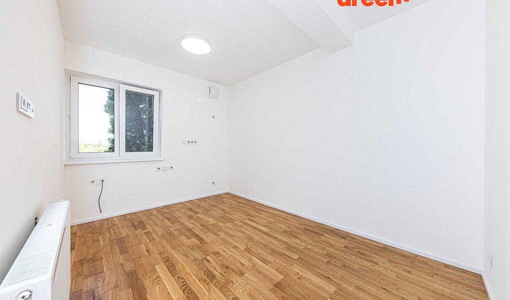 Prodej domu 200 m² s pozemkem 380 m², Praha – náhled fotky 14