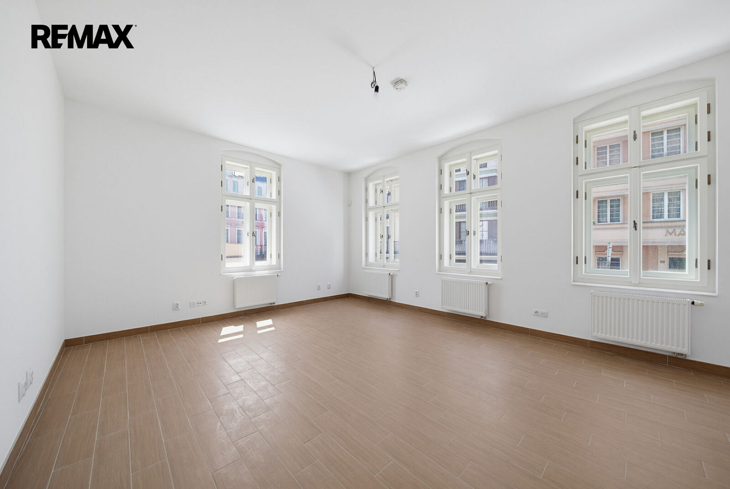 Prodej ubytovacího objektu 350 m² – fotografie 5