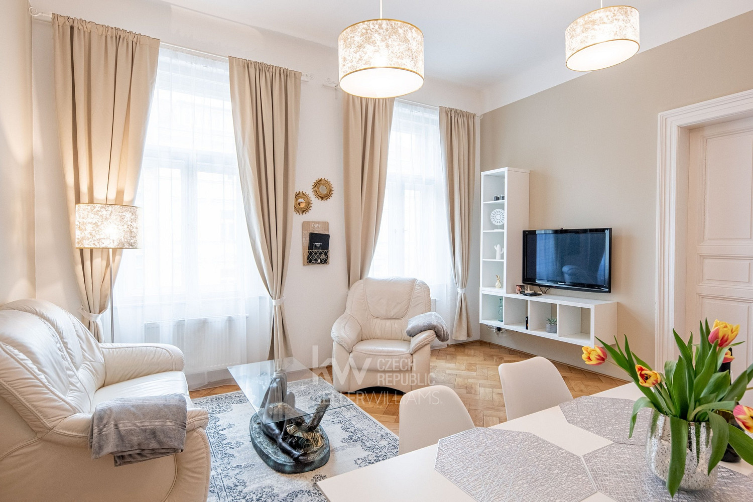Pronájem bytu 4+kk 108 m² — photo 2