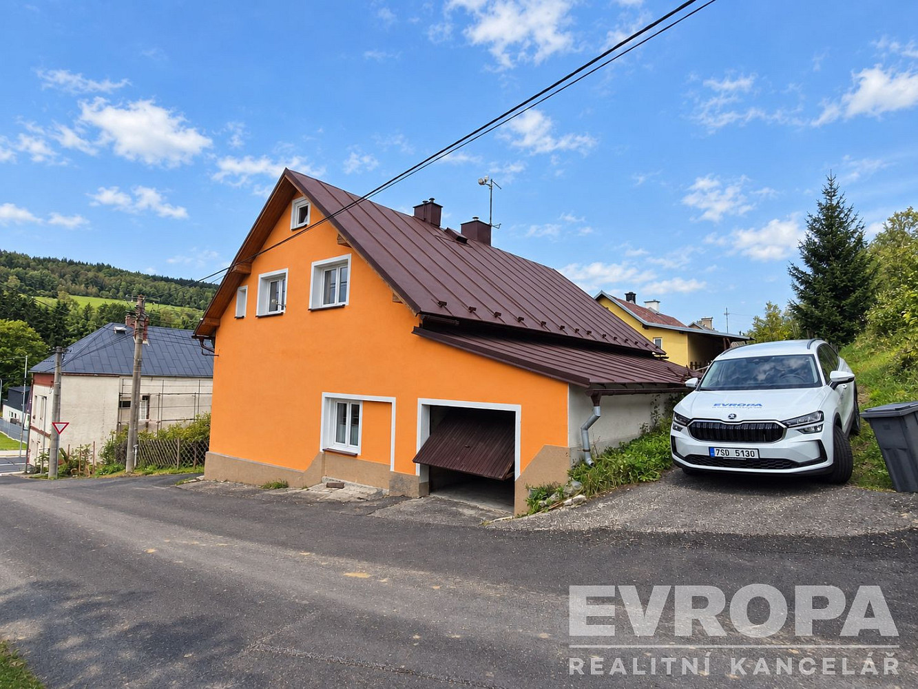 Prodej domu 240 m² s pozemkem 383 m²
