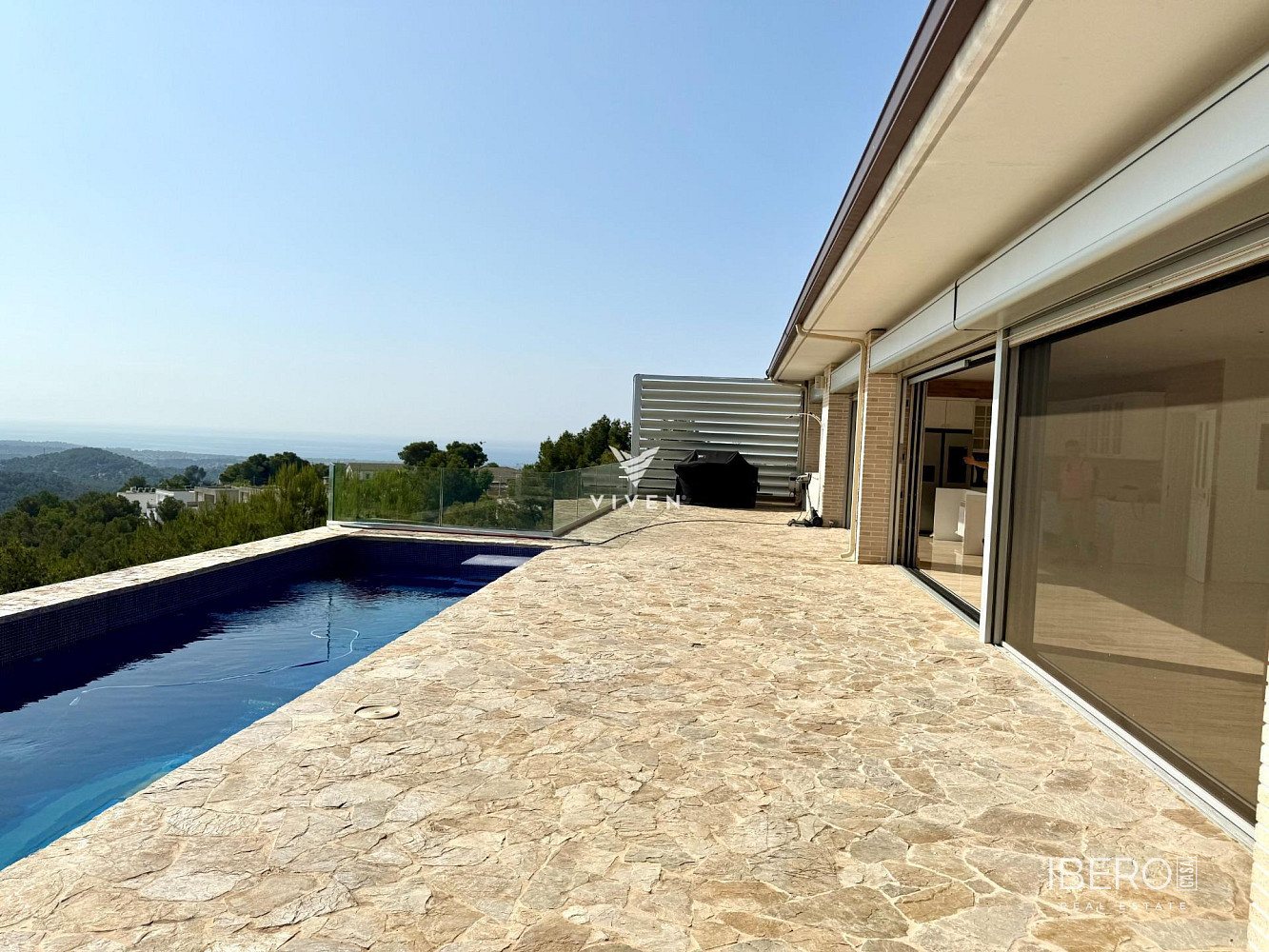 Prodej domu 550 m² s pozemkem 1 200 m²