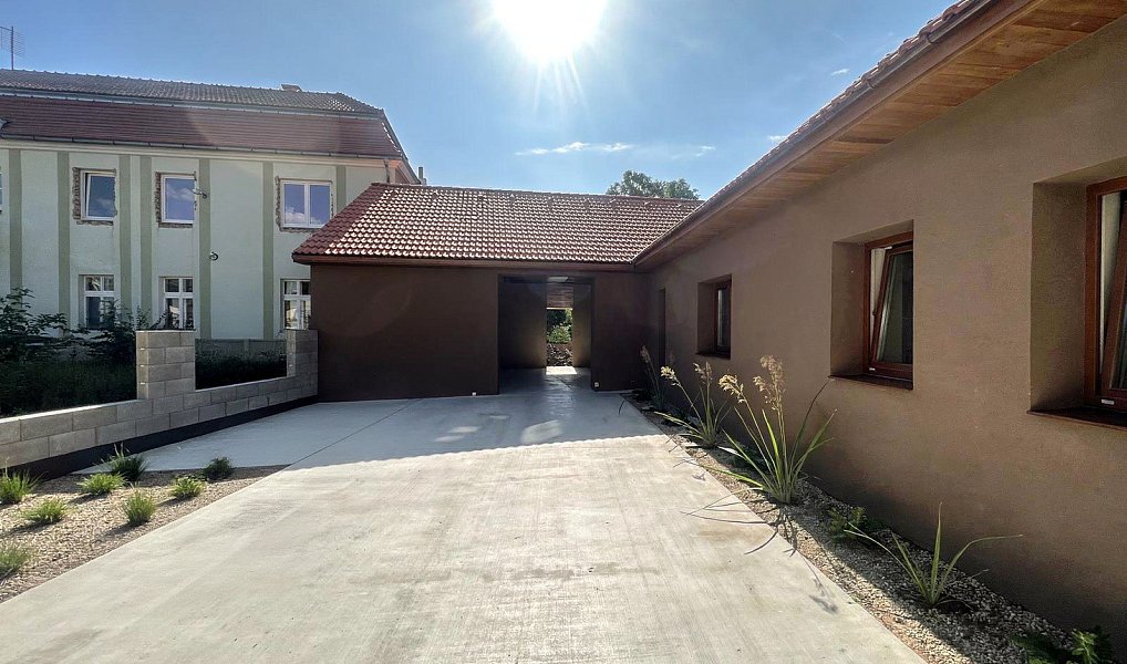 Prodej domu 230 m² s pozemkem 550 m², Lkáň – náhled fotky 2