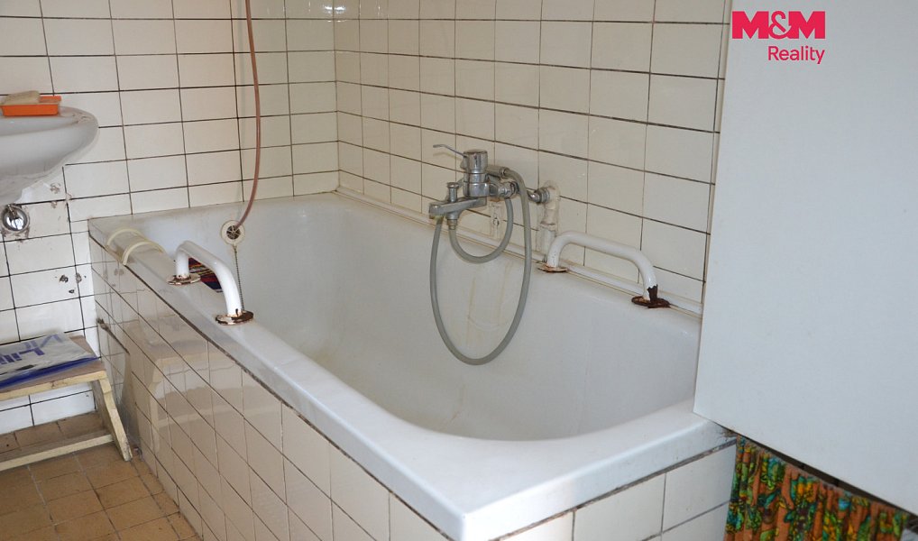 Prodej domu 349 m² s pozemkem 2 876 m², Vestec – náhled fotky 12