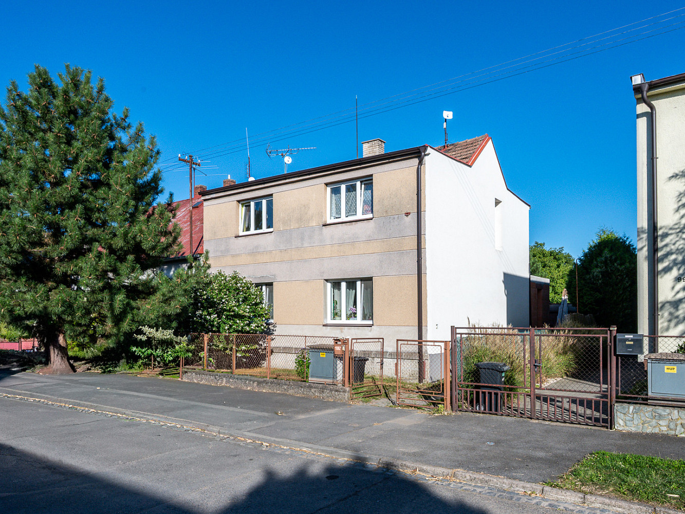 Prodej domu 220 m² s pozemkem 472 m² — photo 2