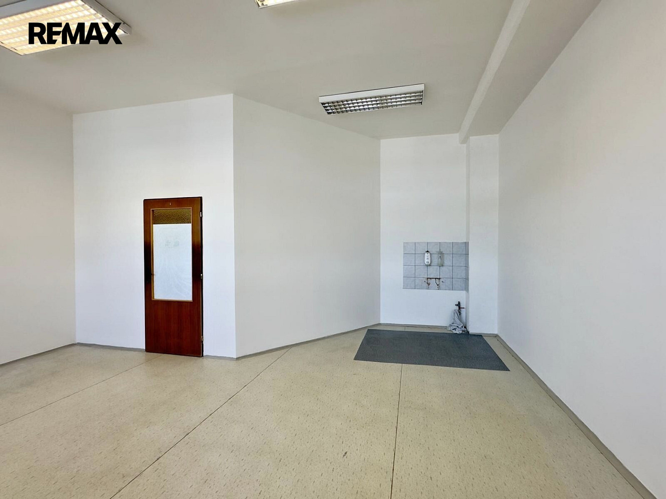 Pronájem kanceláře 30 m² – fotografie 5
