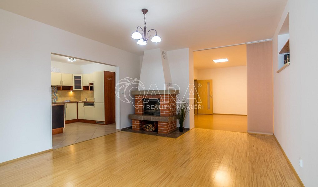 Prodej bytu 4+kk 135 m², Dolní Břežany – náhled fotky 3