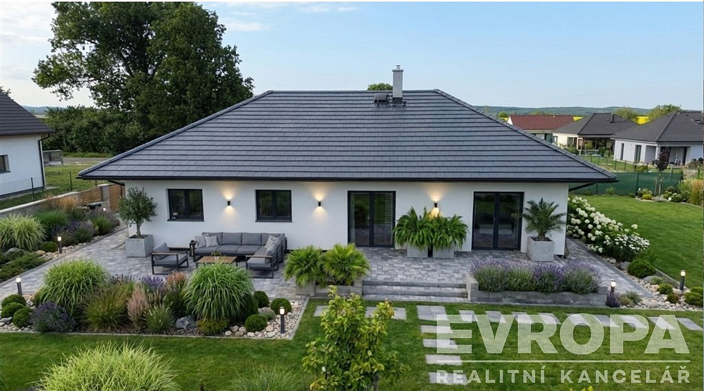 Prodej domu 123 m² s pozemkem 1 061 m² — photo 2