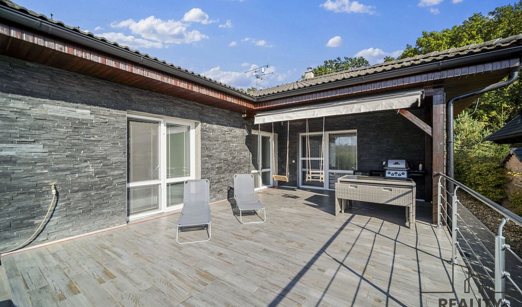 Prodej domu 200 m² s pozemkem 1 061 m², Choltice – náhled fotky 7