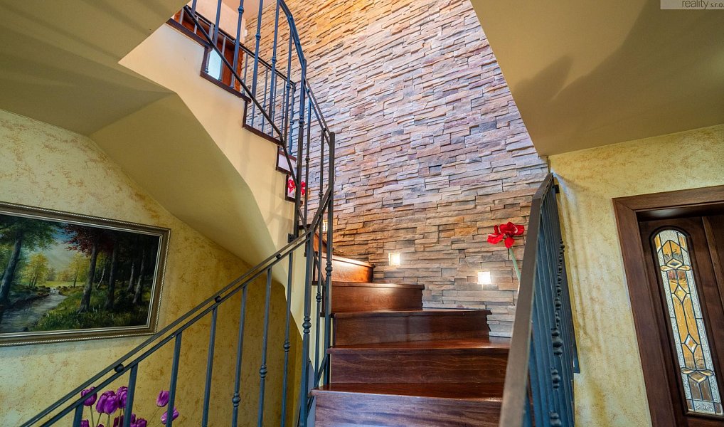 Prodej domu 372 m² s pozemkem 3 764 m², Lužice – náhled fotky 23