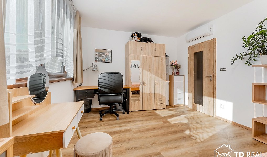 Prodej domu 207 m² s pozemkem 1 077 m², Syrovice – náhled fotky 38