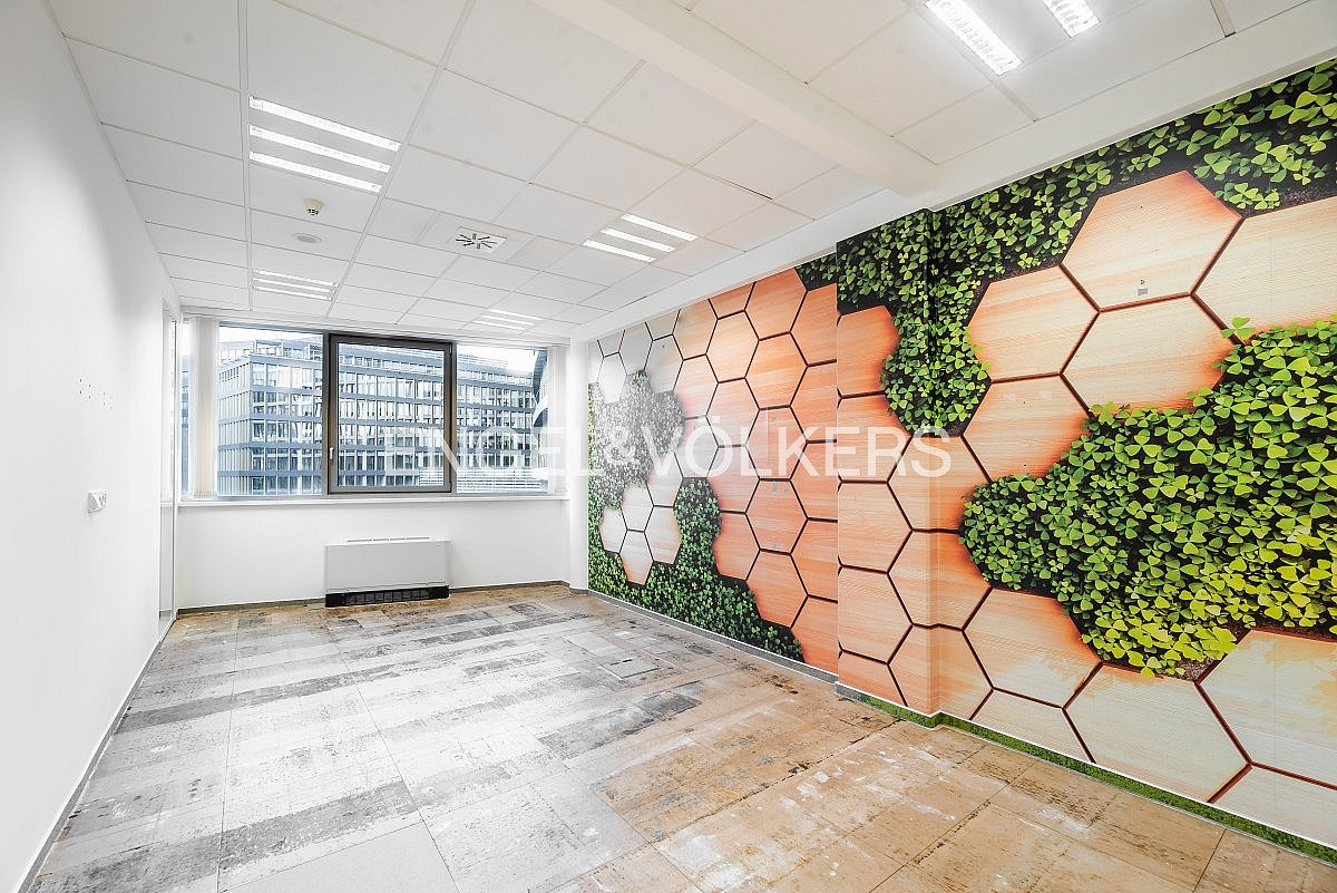 Pronájem kanceláře 883 m² – fotografie 4