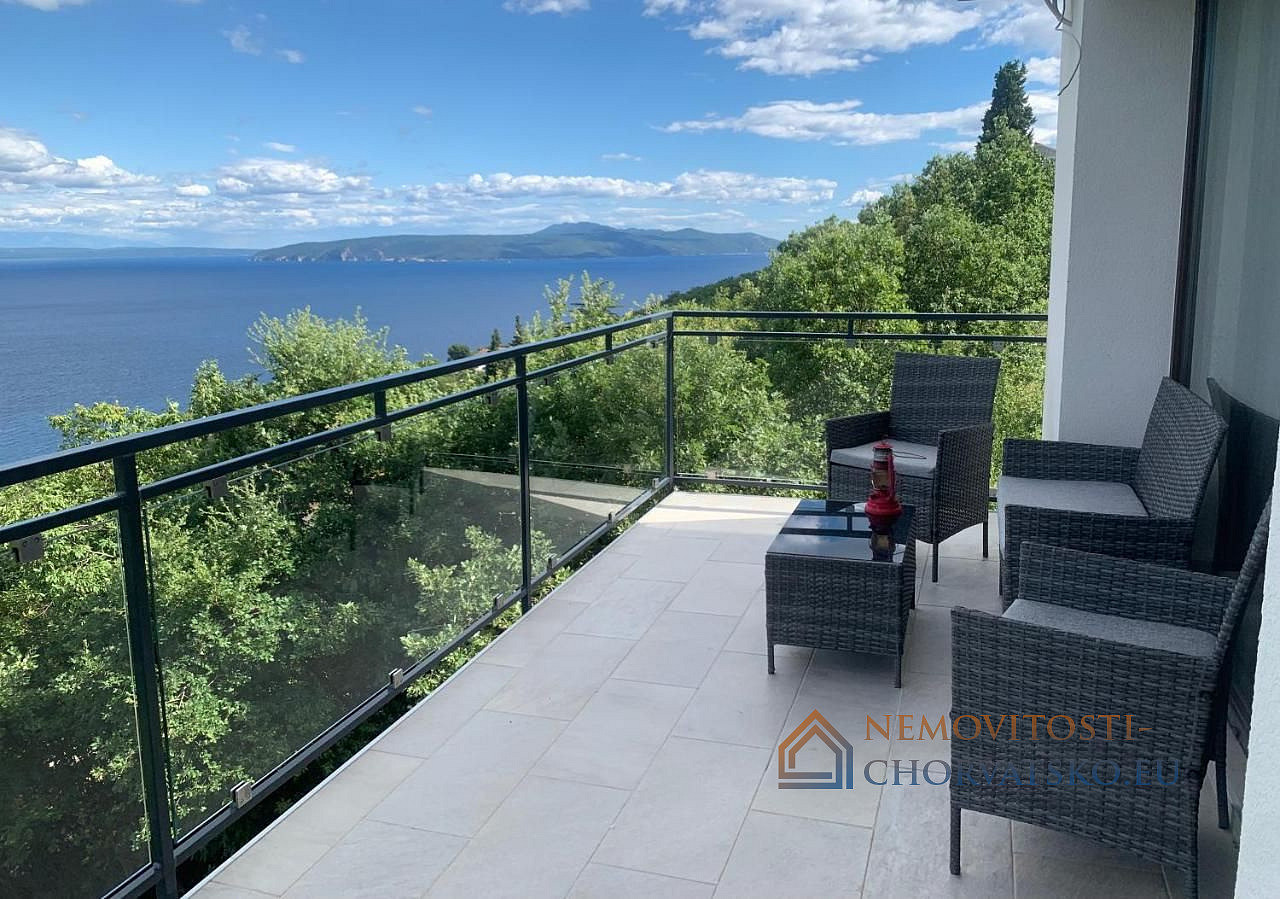 Prodej domu 340 m² s pozemkem 1 000 m² - Widok 5