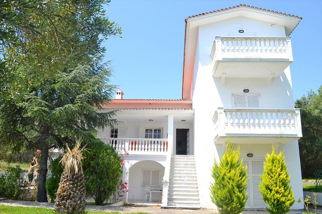Prodej domu 250 m² s pozemkem 3 000 m²