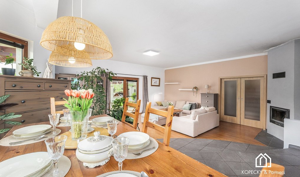 Prodej domu 252 m² s pozemkem 1 208 m², Nelahozeves – náhled fotky 3