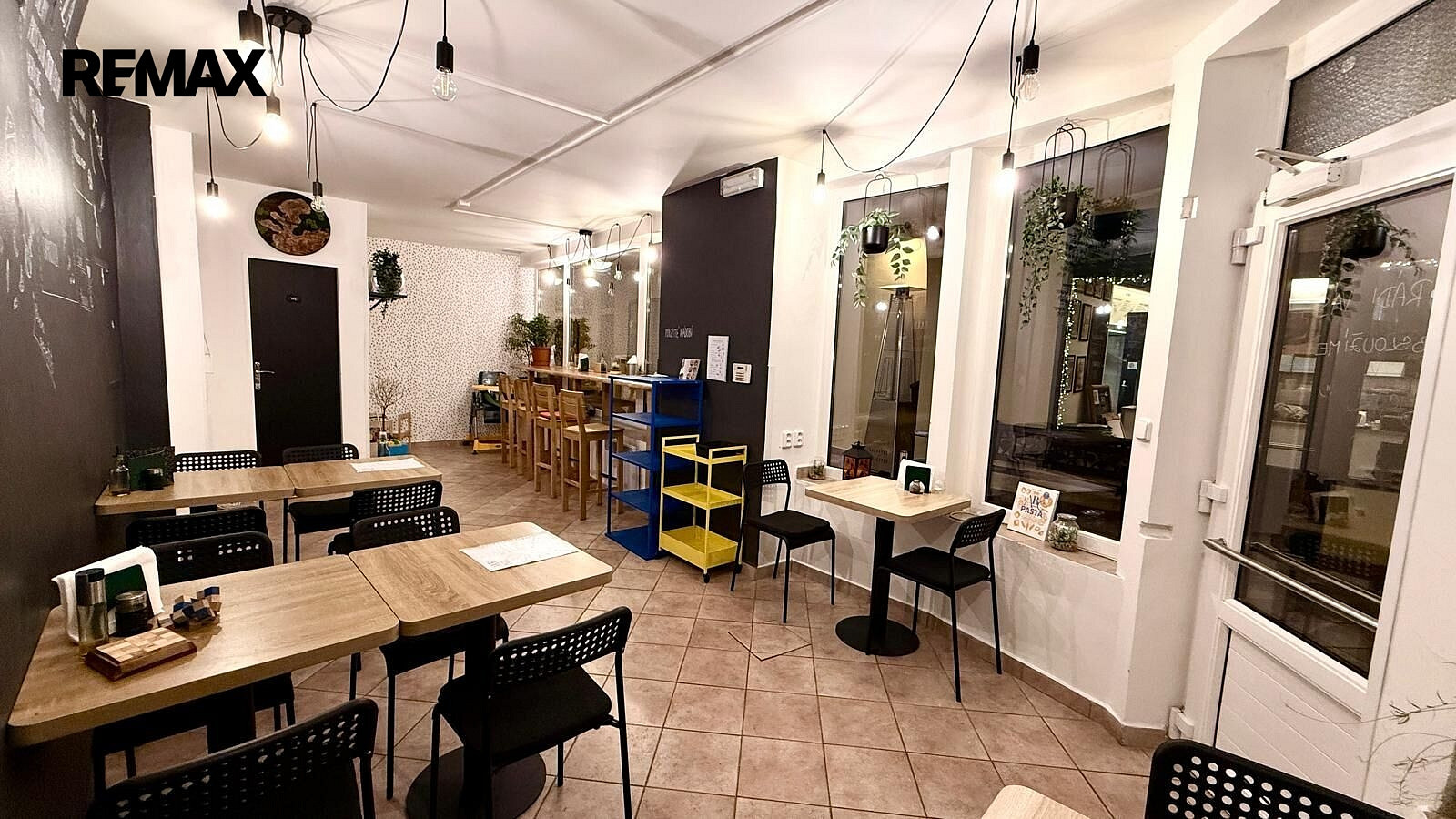 Pronájem restaurace 51 m² – fotografie 3