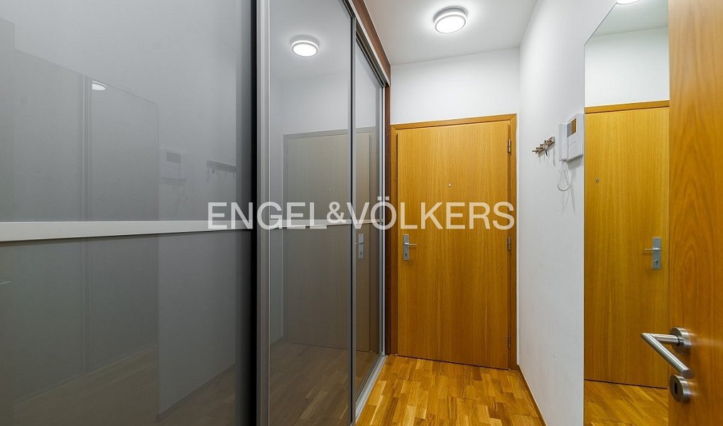 Pronájem bytu 2+kk 61 m², Praha – náhled fotky 7