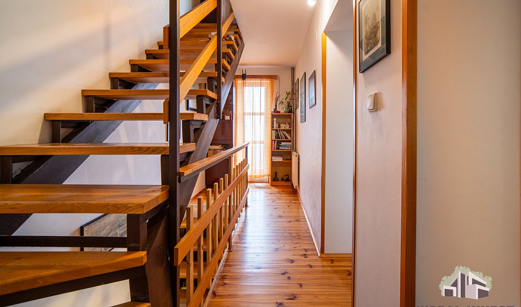 Prodej domu 203 m² s pozemkem 579 m², Měchenice – náhled fotky 8