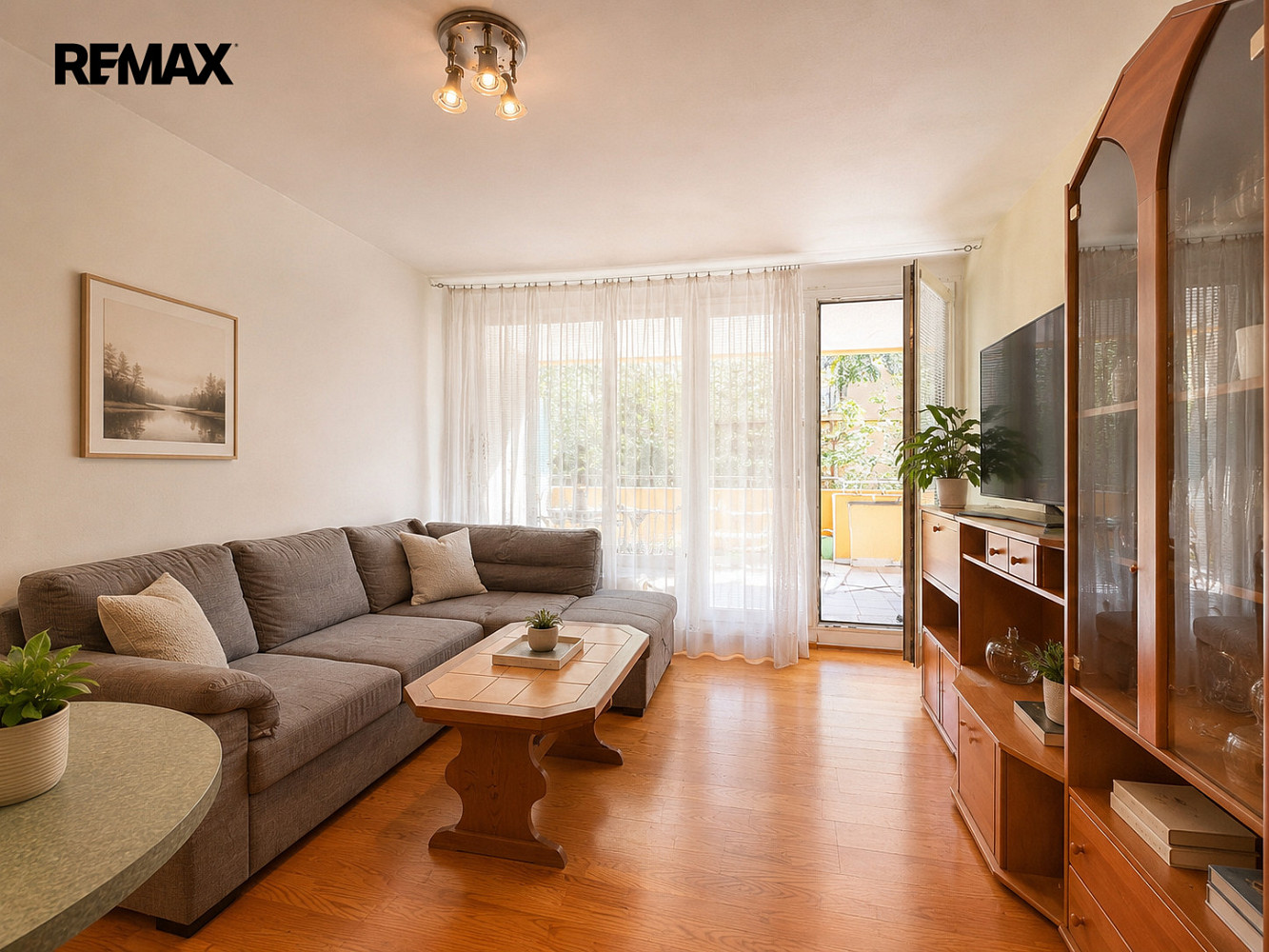 Pronájem bytu 3+kk 82 m² — photo 2