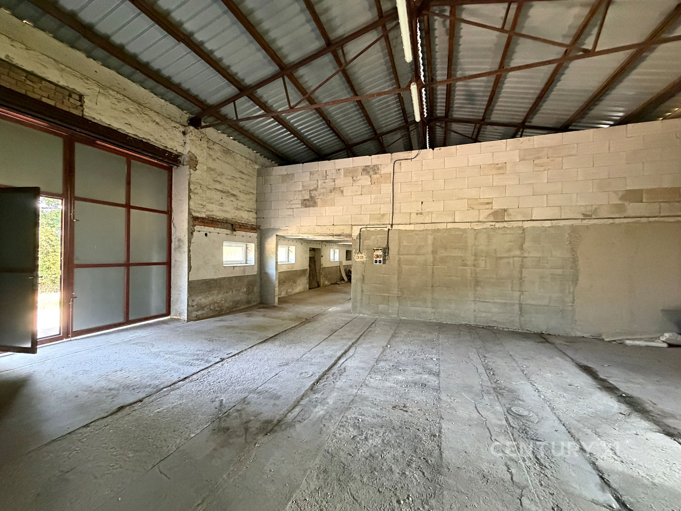 Pronájem skladovacích prostor 255 m²