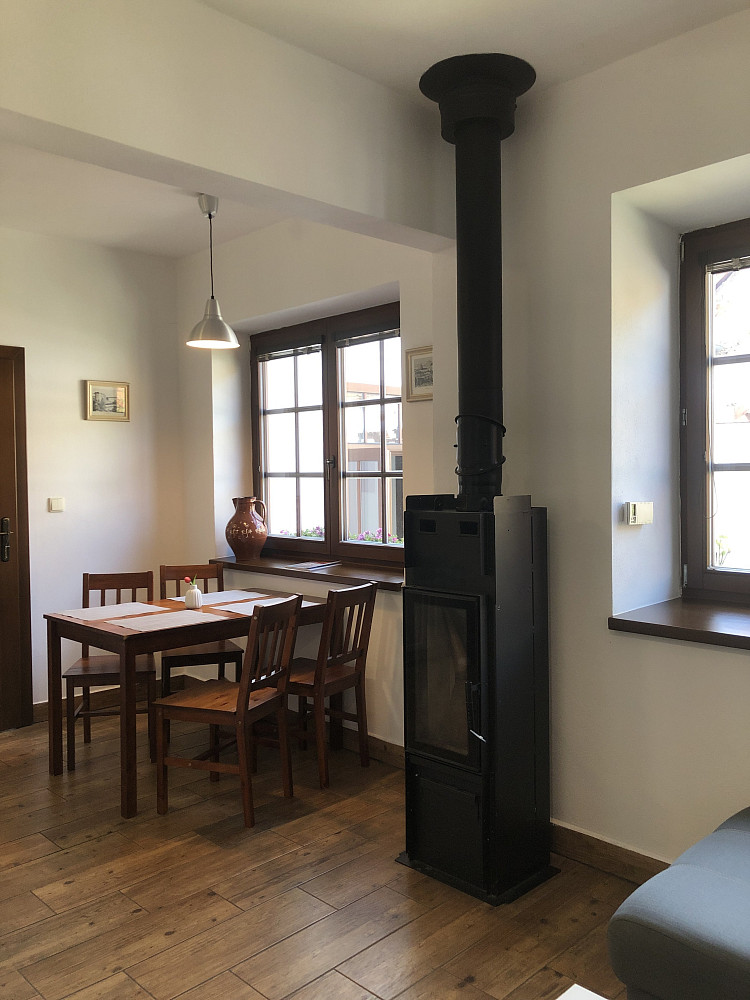 Prodej chalupy 120 m² s pozemkem 160 m² – pohled 2
