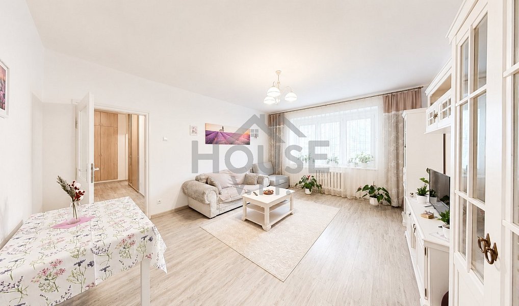 Prodej bytu 3+1 77 m², Praha – fotka 1 z 18