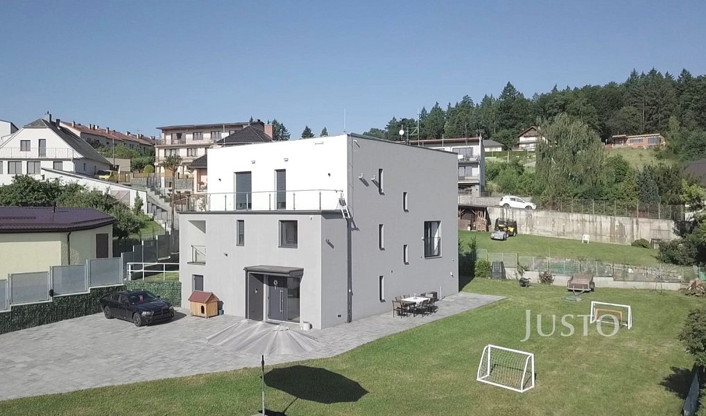Prodej domu 276 m² s pozemkem 1 398 m², Písek – náhled fotky 2