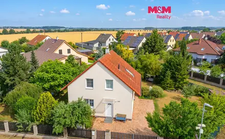 Pronájem domu 128 m² s pozemkem 714 m², Mratín, okres Praha-východ
