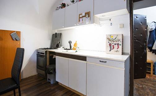 Pronájem bytu 1+kk 30 m², Riegrovo náměstí, Kroměříž