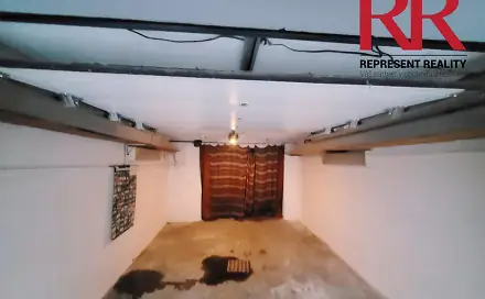 Pronájem garáže 22 m2 v rodinném domě v Plzni na Slovanech, Jablonského, Plzeň - Východní Předměstí