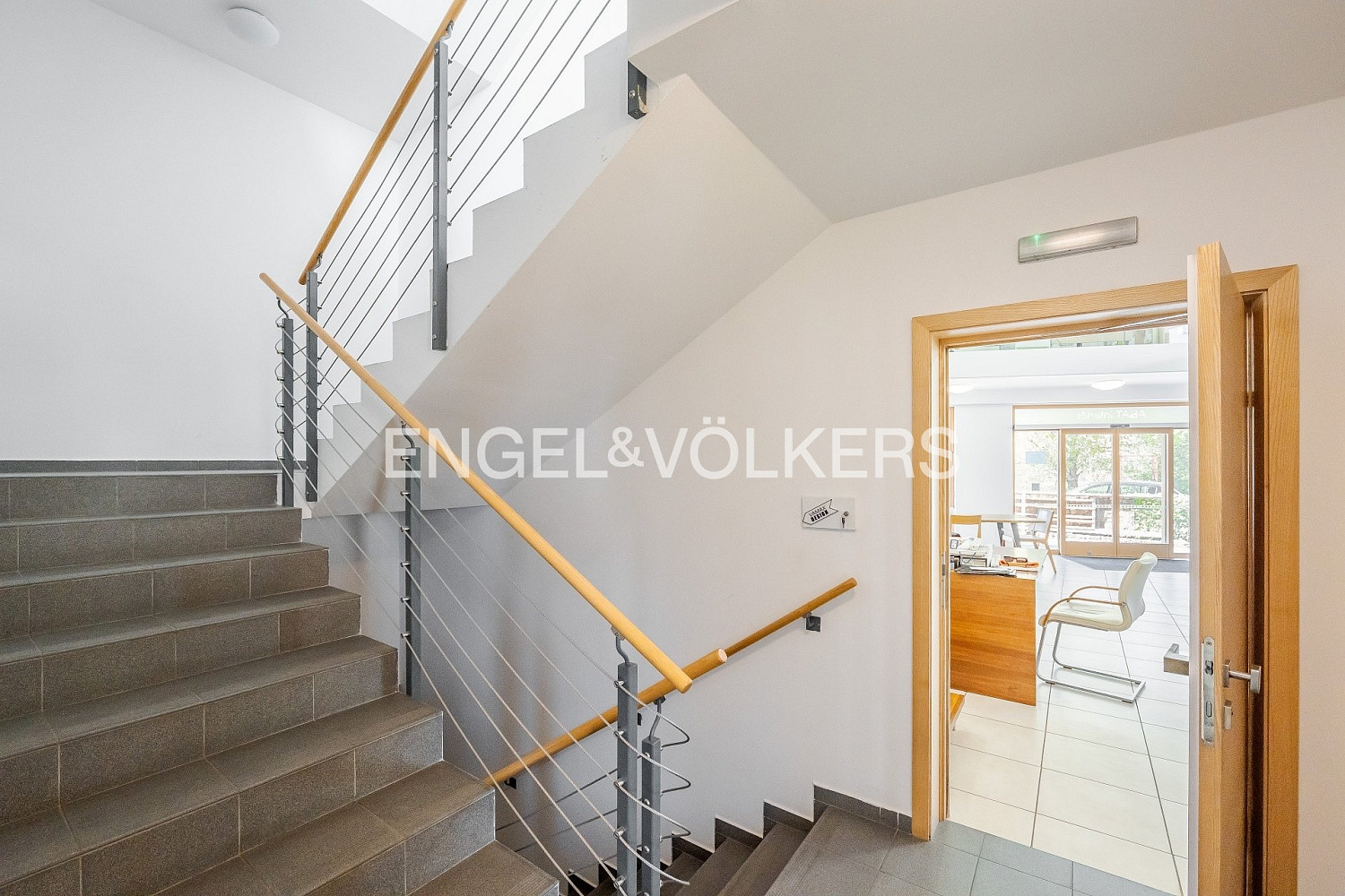 Pronájem obchodních prostor 257 m² – fotografie 5