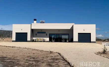 Prodej domu 131 m² s pozemkem 10 000 m², Pinoso, Španělsko