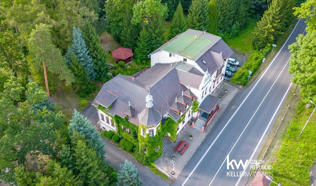 Prodej ubytovacího objektu 1 601 m², Rumburk – náhled fotky 13