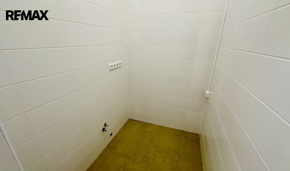 Pronájem kanceláře 100 m², Praha – náhled fotky 9