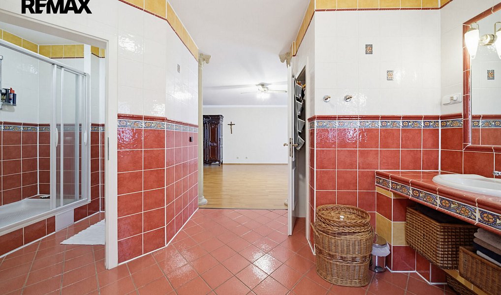 Prodej domu 217 m² s pozemkem 1 818 m², Louny – náhled fotky 25
