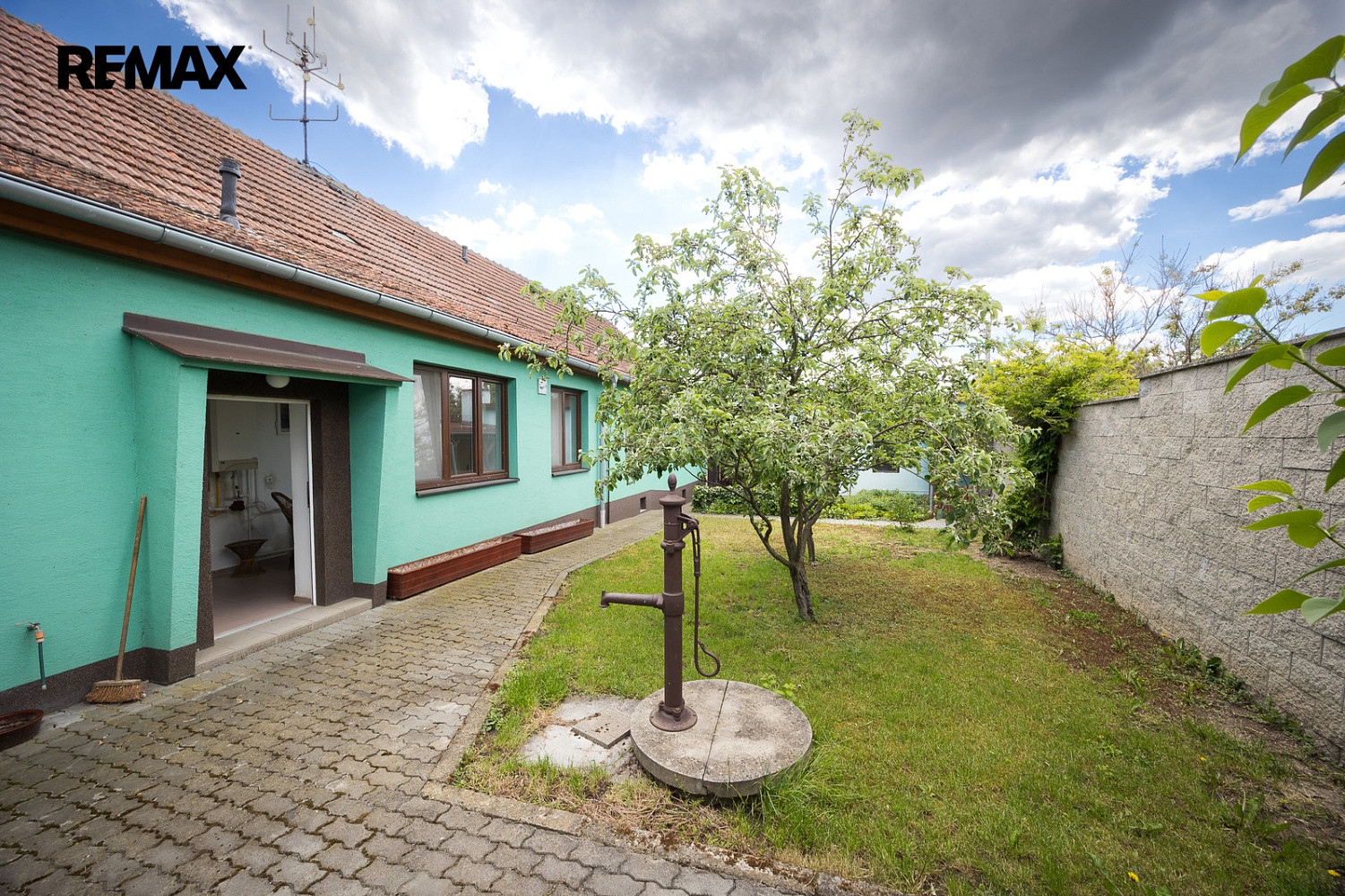 Prodej domu 300 m² s pozemkem 653 m²