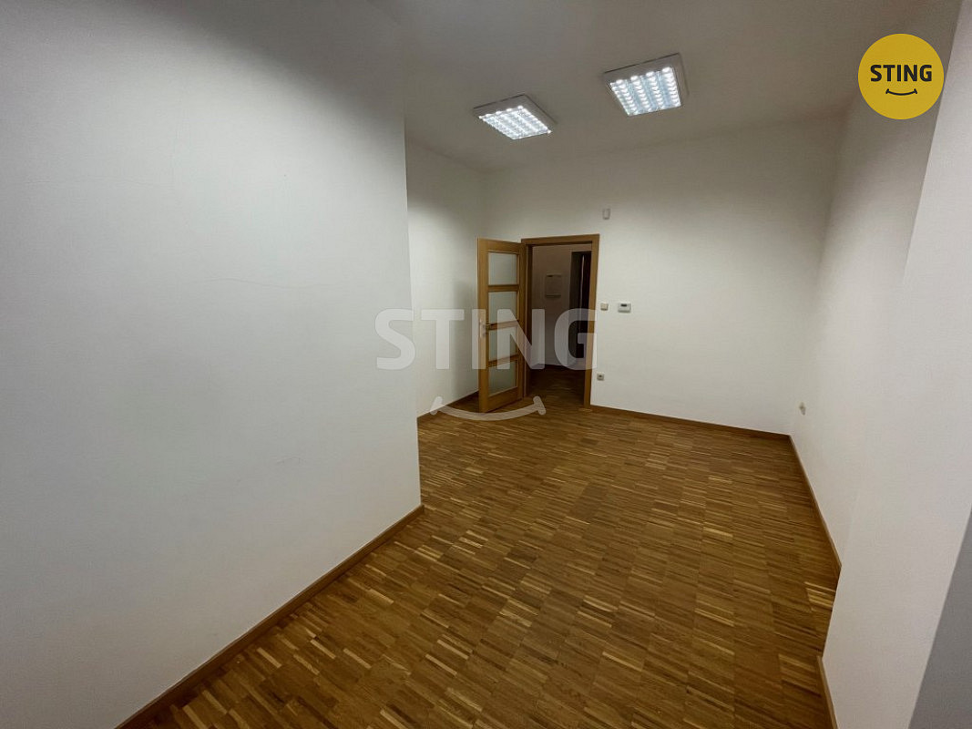 Pronájem kanceláře 42 m² – fotografie 5