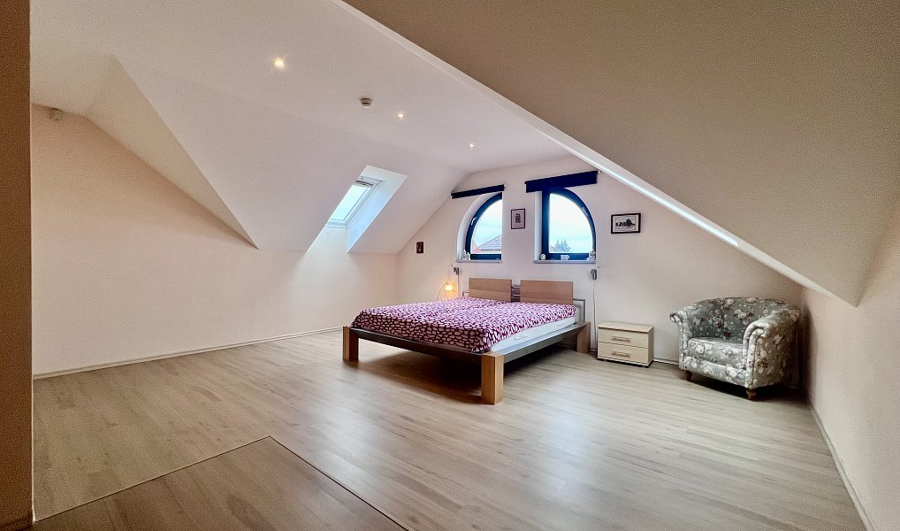 Prodej domu 229 m² s pozemkem 1 404 m², Blansko – náhled fotky 12