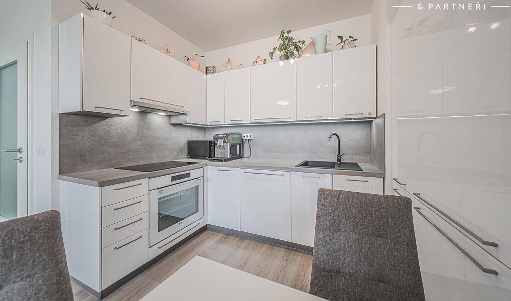 Pronájem bytu 2+kk 49 m², Hradec Králové – náhled fotky 4