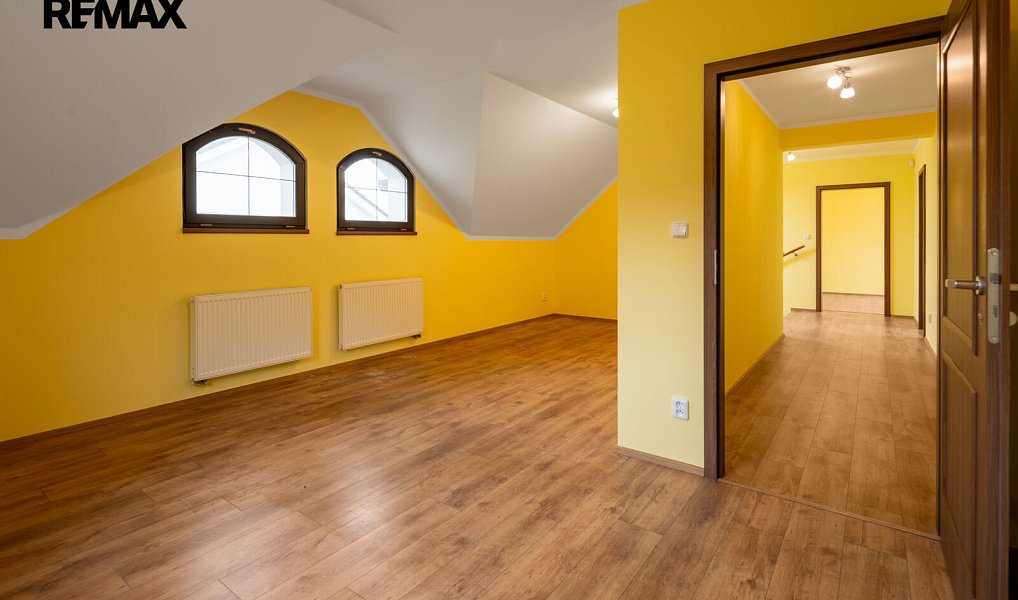 Prodej domu 205 m² s pozemkem 946 m², Jenišov – náhled fotky 17