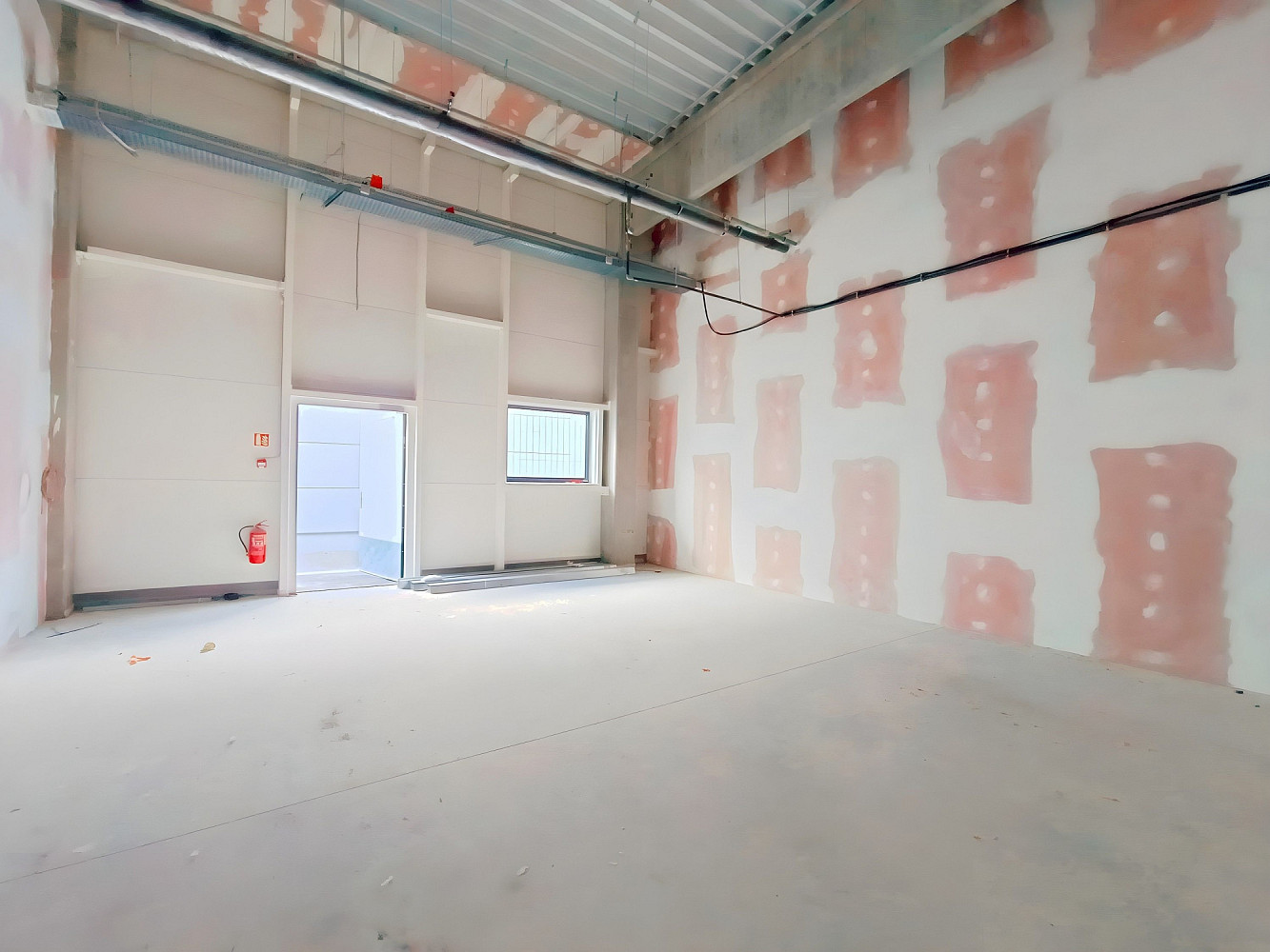 Pronájem skladovacích prostor 160 m² – fotografie 2